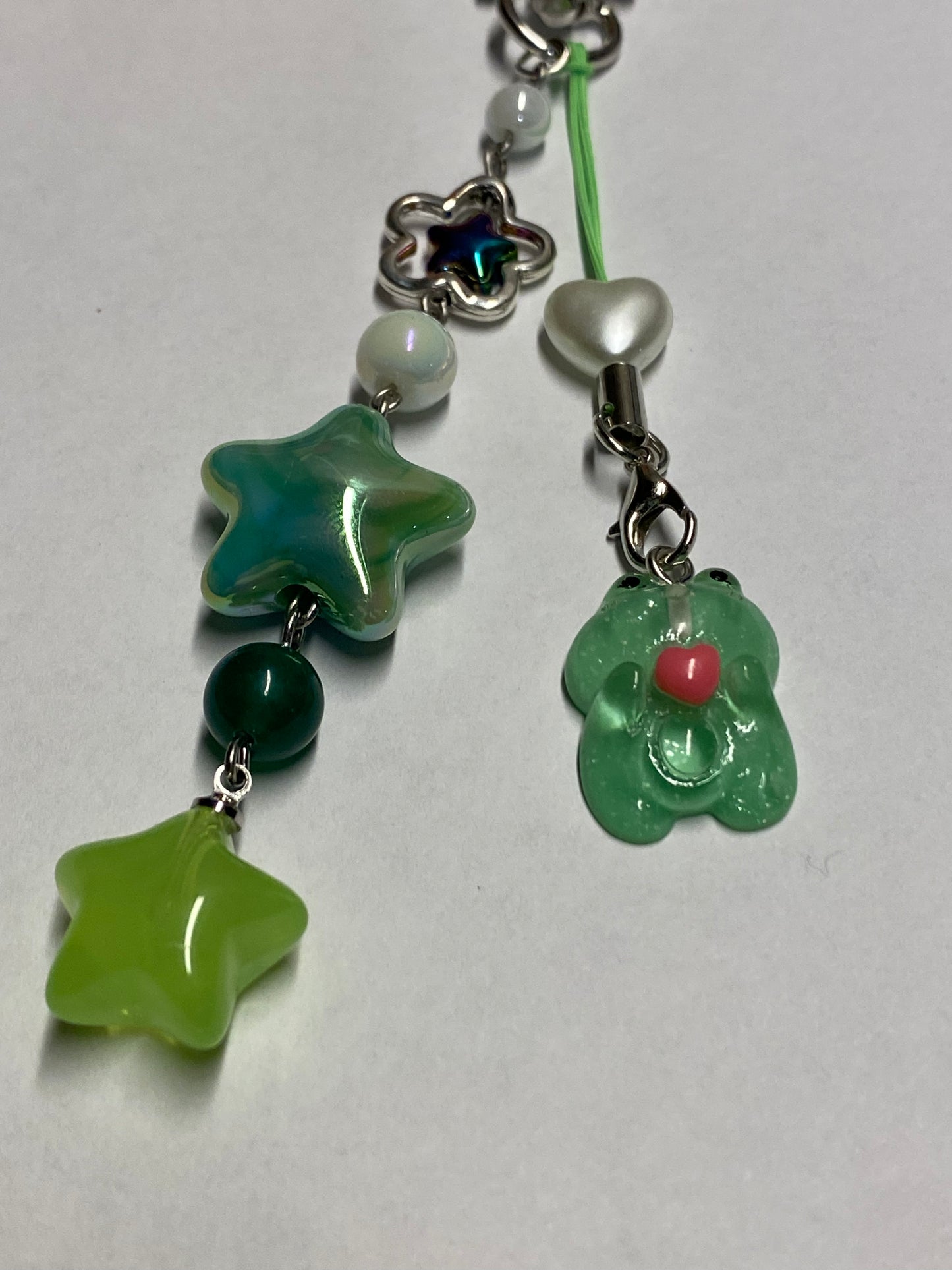 Green frog in the stars - Keychain